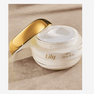 Lily Satin Hydrating Body Cream. Up to 48 Hours hydration. Fragranced.